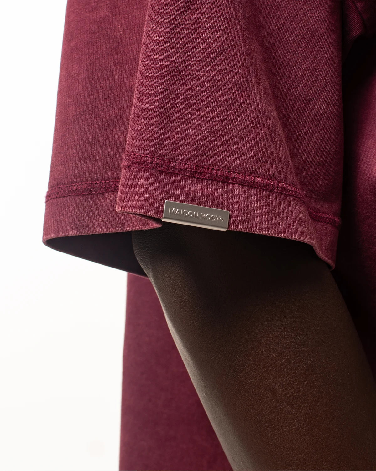 NEEDLE BURGUNDY TEE