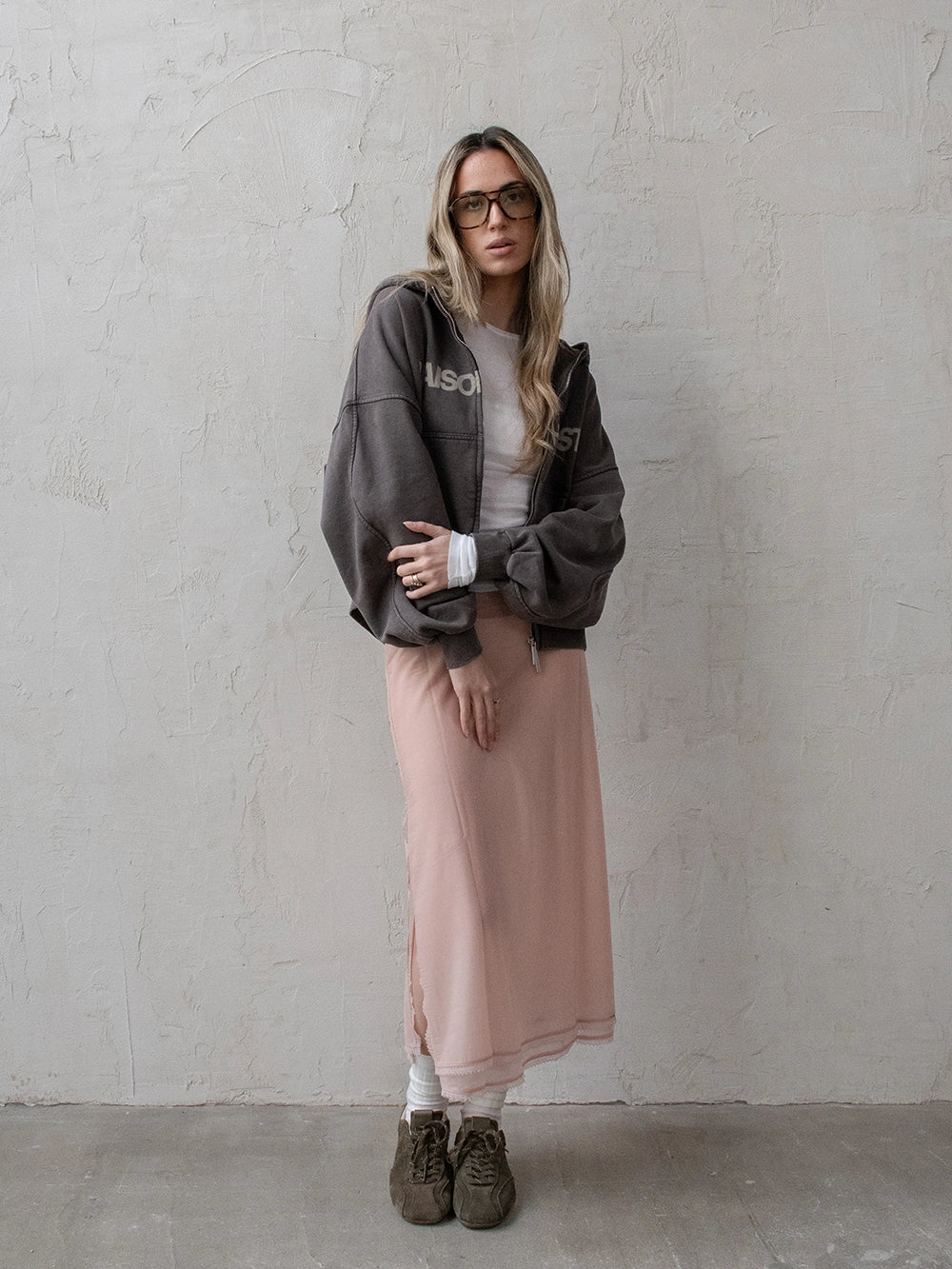 SUDADERA CON CAPUCHA CON CREMALLERA ERODE WAVE CHOCOLATE