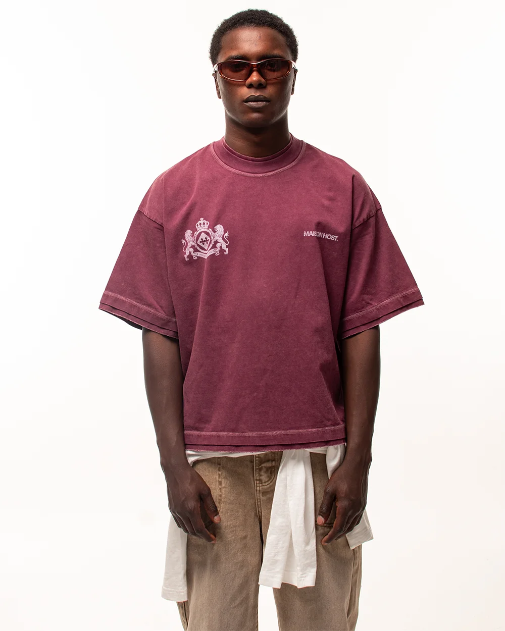 ESSENTIAL MH CREST TEE BURGUNDY