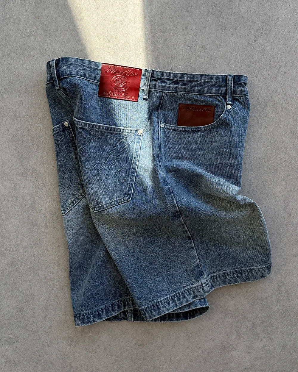 MH WASHED DENIM SHORTS