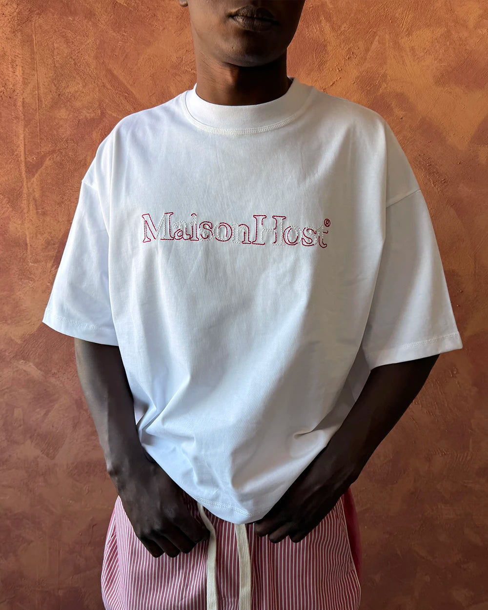 HIDDEN LOGO TEE
