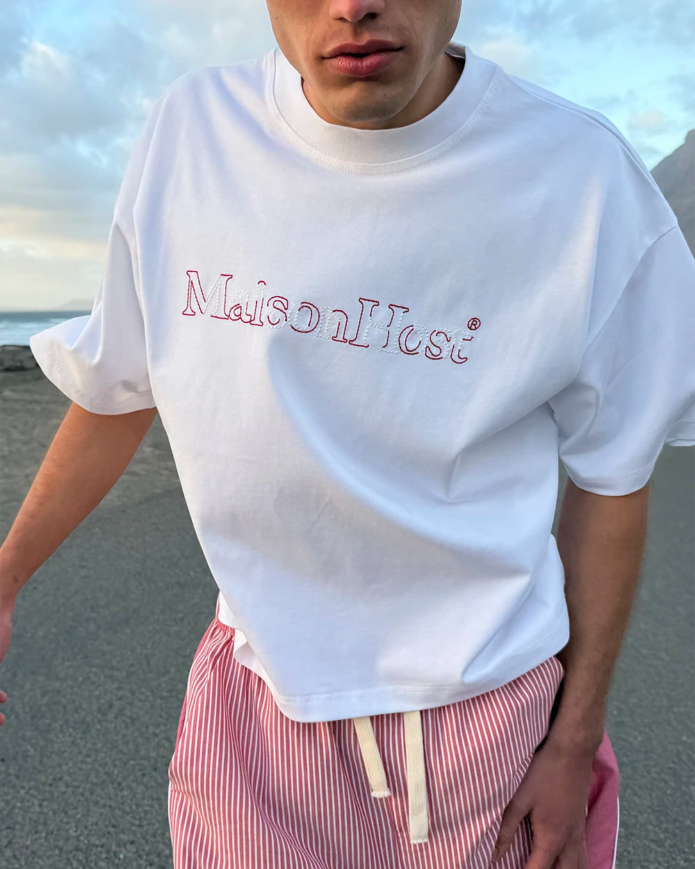HIDDEN LOGO TEE