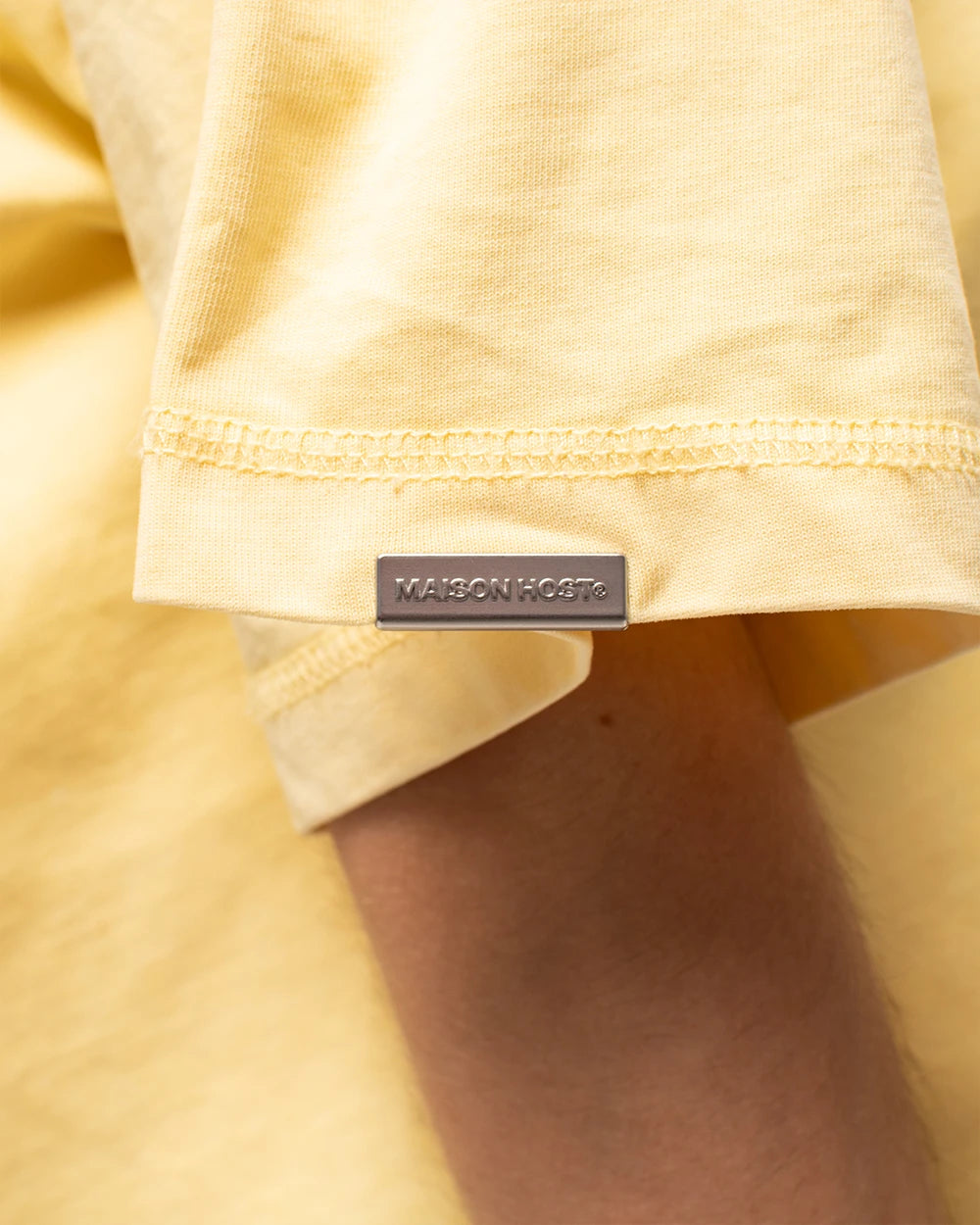 SPRAY LOGO YELLOW TEE
