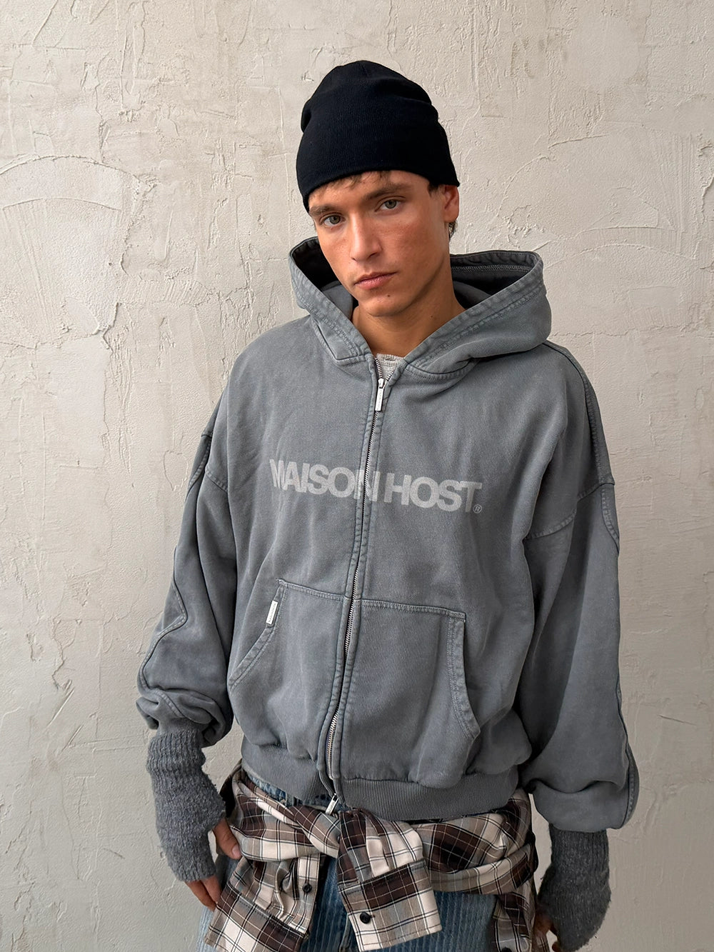 SUDADERA CON CAPUCHA CON CREMALLERA ERODE WAVE CARBÓN