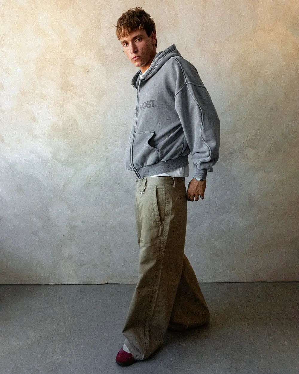 SUDADERA CON CAPUCHA CON CREMALLERA ERODE WAVE GRIS