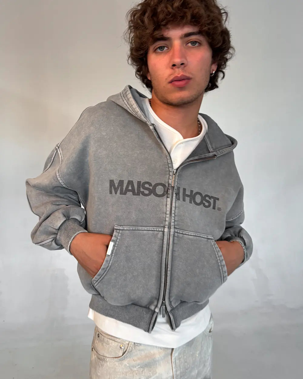 SUDADERA CON CAPUCHA CON CREMALLERA ERODE WAVE GRIS
