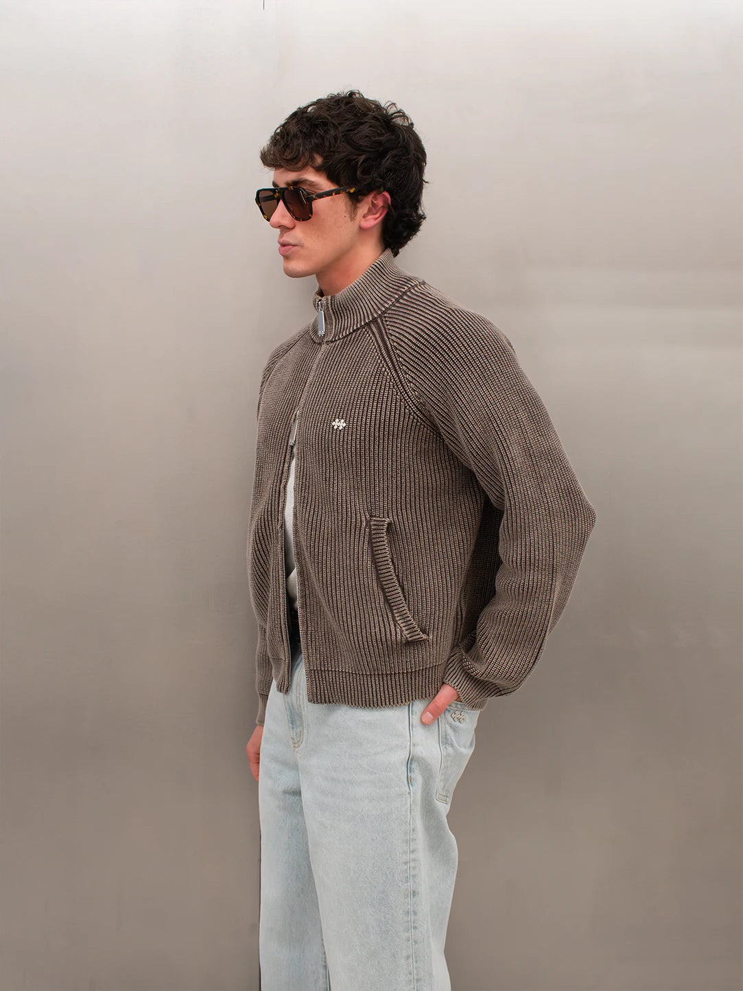METAL LOGO KNIT ZIPPER BROWN