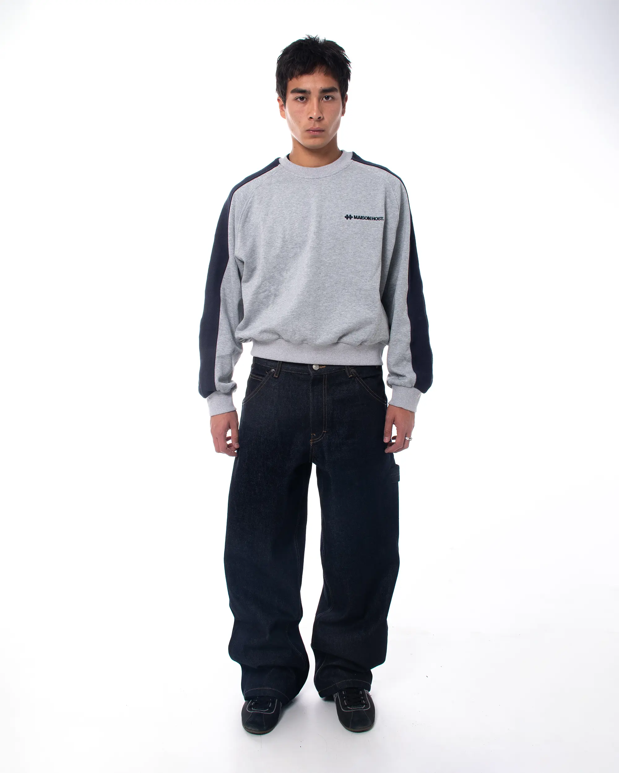 SUDADERA CUELLO REDONDO BANDA INVERTIDA GRIS