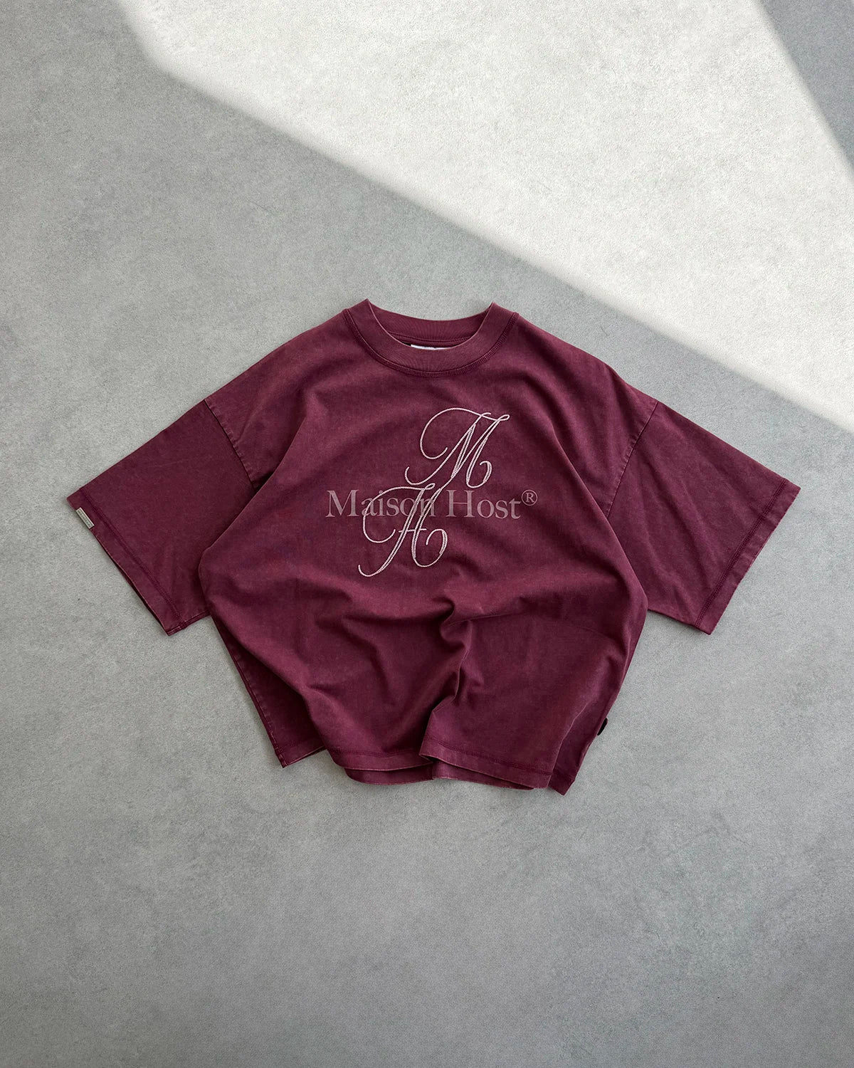 NEEDLE BURGUNDY TEE