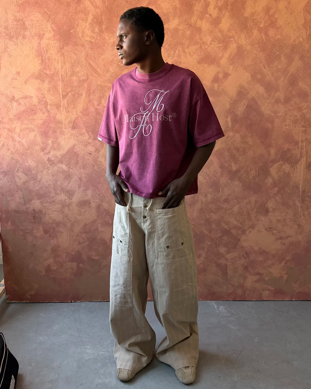 NEEDLE BURGUNDY TEE