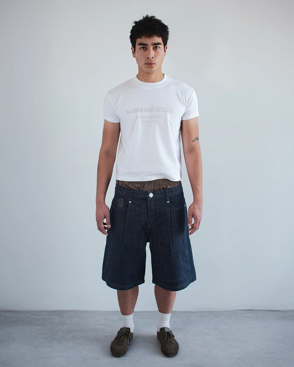 RAW DENIM PLEATED SHORTS