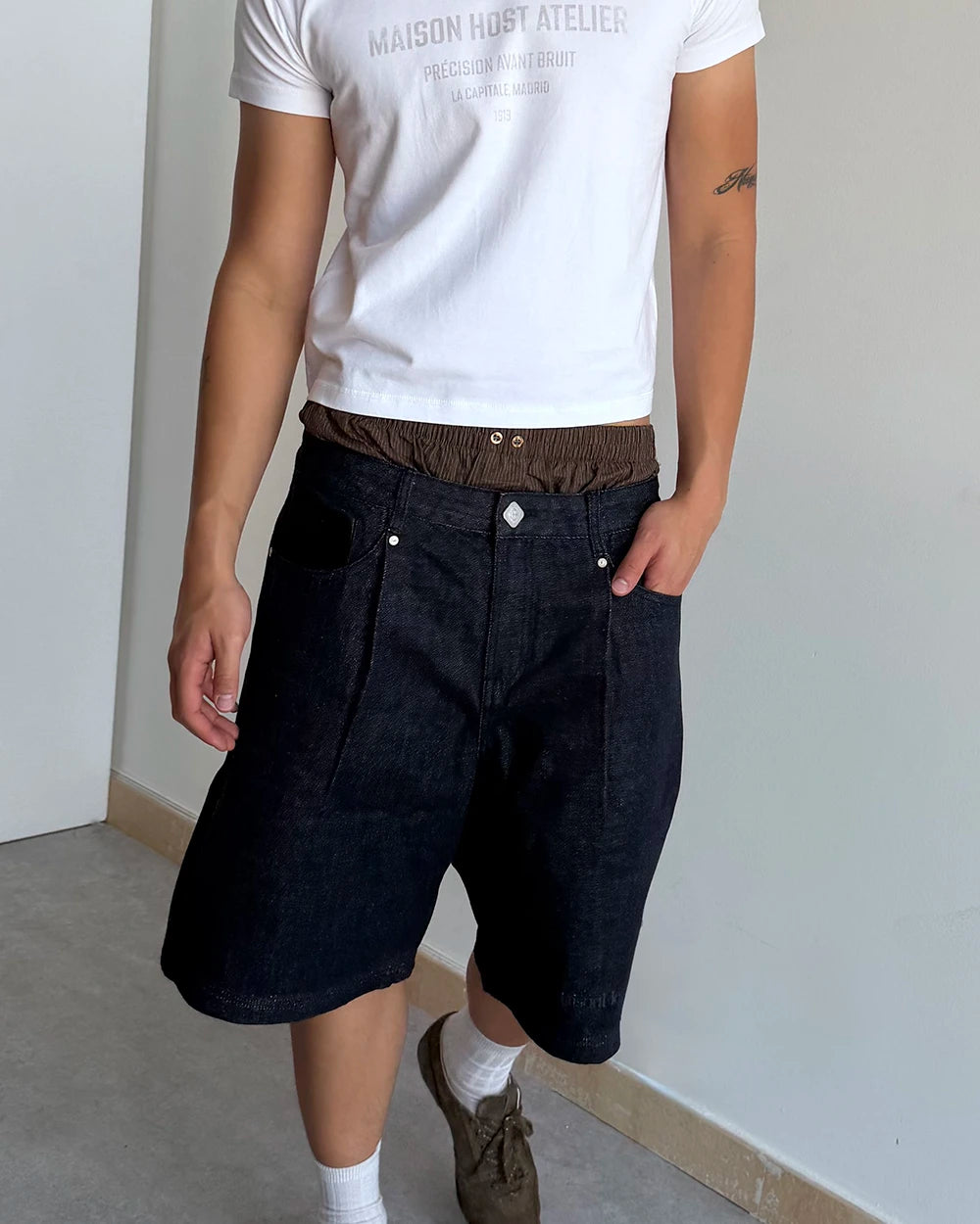 RAW DENIM PLEATED SHORTS