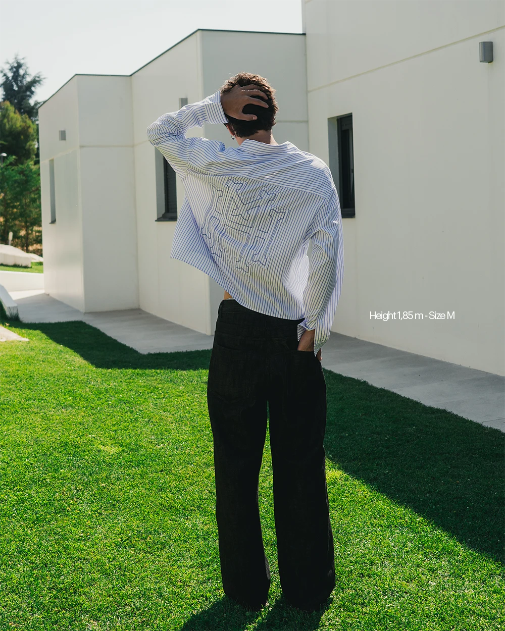 CAMISA RAYADA AZUL CON COSTURAS