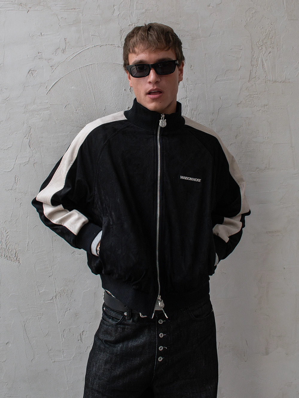 CHAQUETA DE PISTA DE ANTE NEGRA