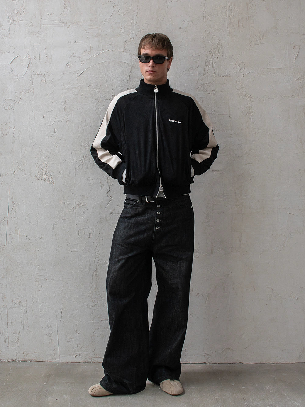 CHAQUETA DE PISTA DE ANTE NEGRA