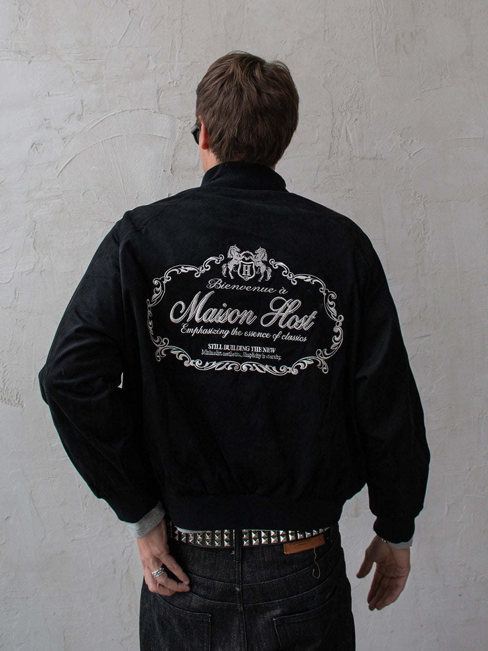 CHAQUETA DE PISTA DE ANTE NEGRA