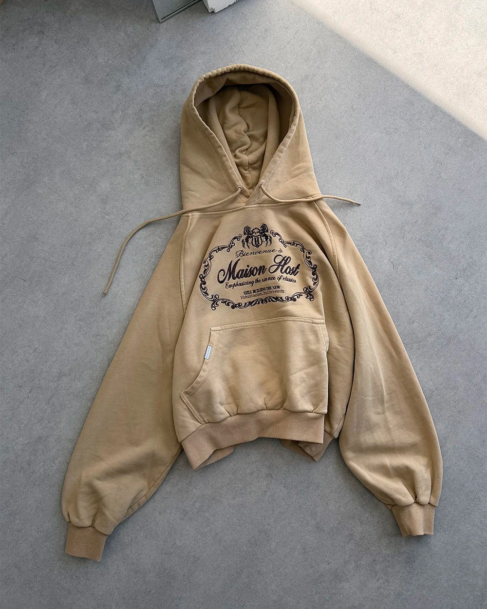 BIENVENUE HOODIE CAMEL
