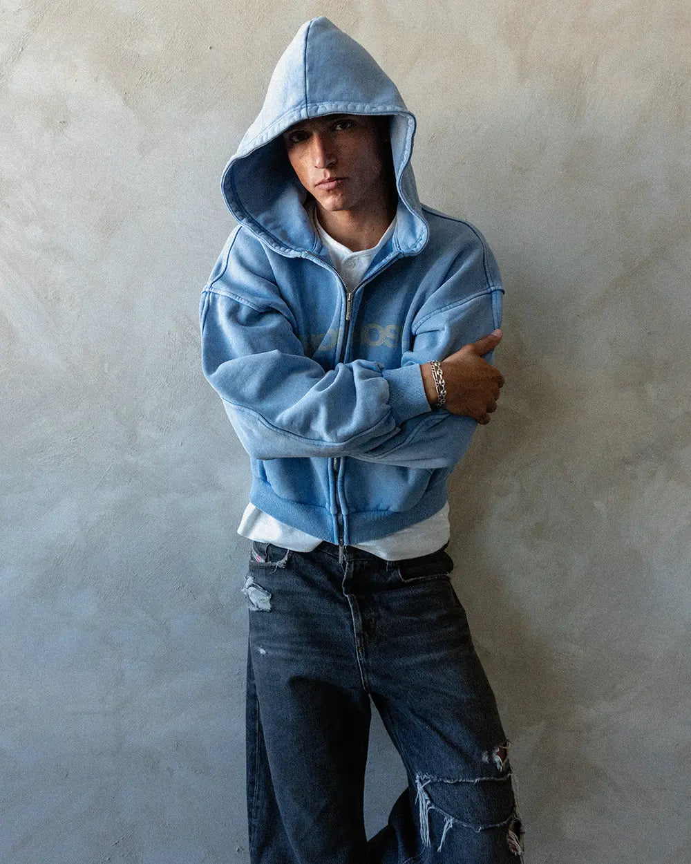 SUDADERA CON CAPUCHA CON CREMALLERA ERODE WAVE AZUL CELESTE