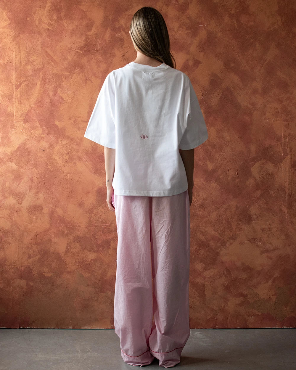 HIDDEN LOGO TEE
