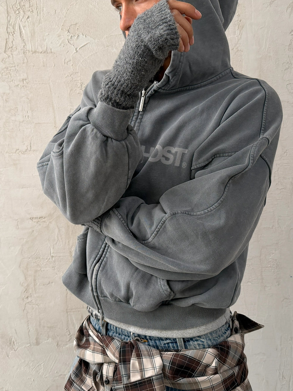 SUDADERA CON CAPUCHA CON CREMALLERA ERODE WAVE CARBÓN