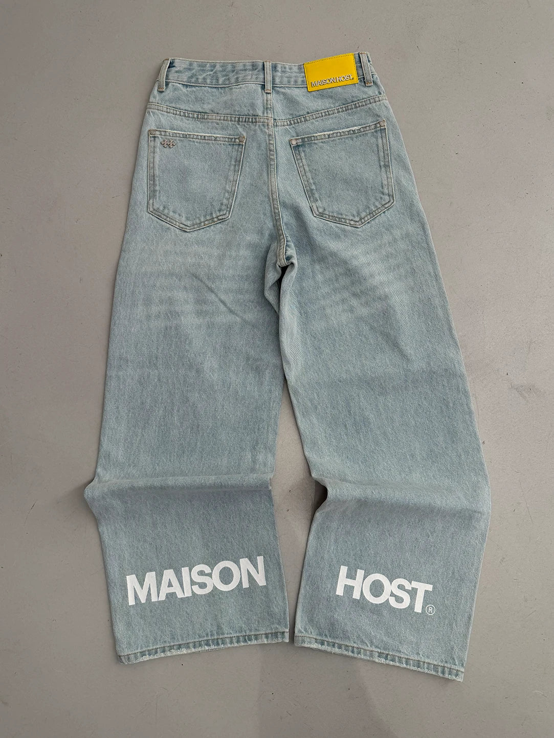 MH ESSENTIAL LIGHT BLUE JEANS