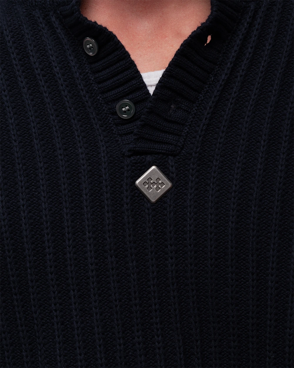 ESSENTIAL HENLEY KNIT