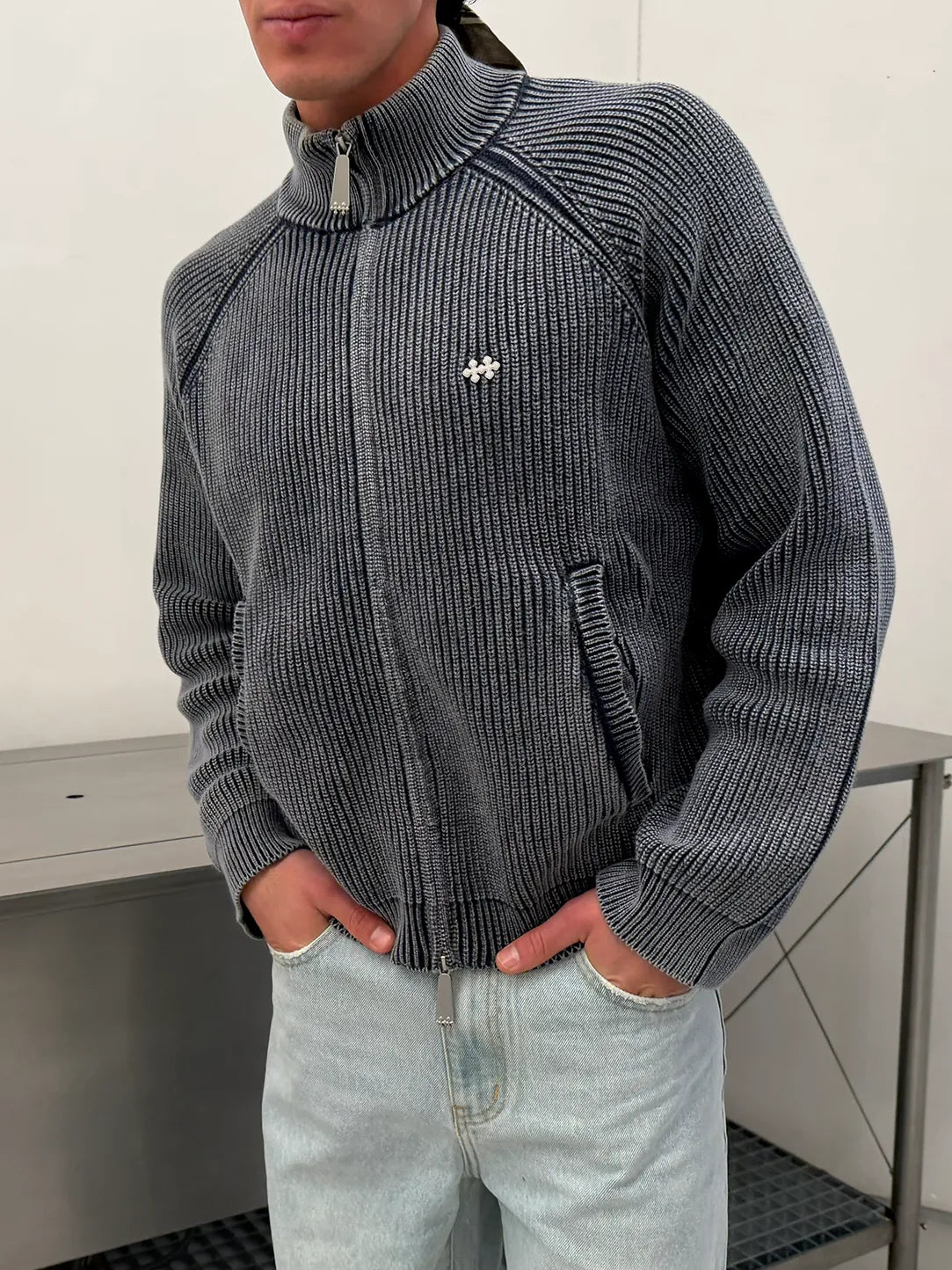 METAL LOGO KNIT ZIPPER BLUE
