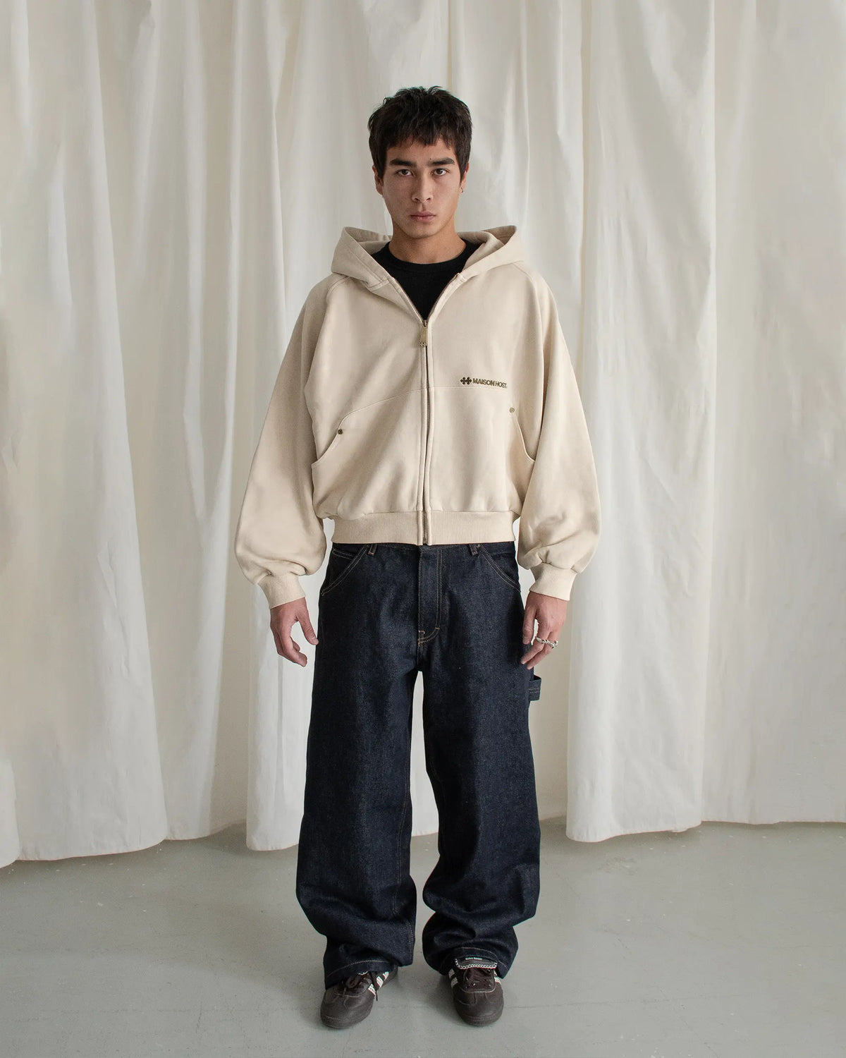 RIVET ZIPPED HOODIE