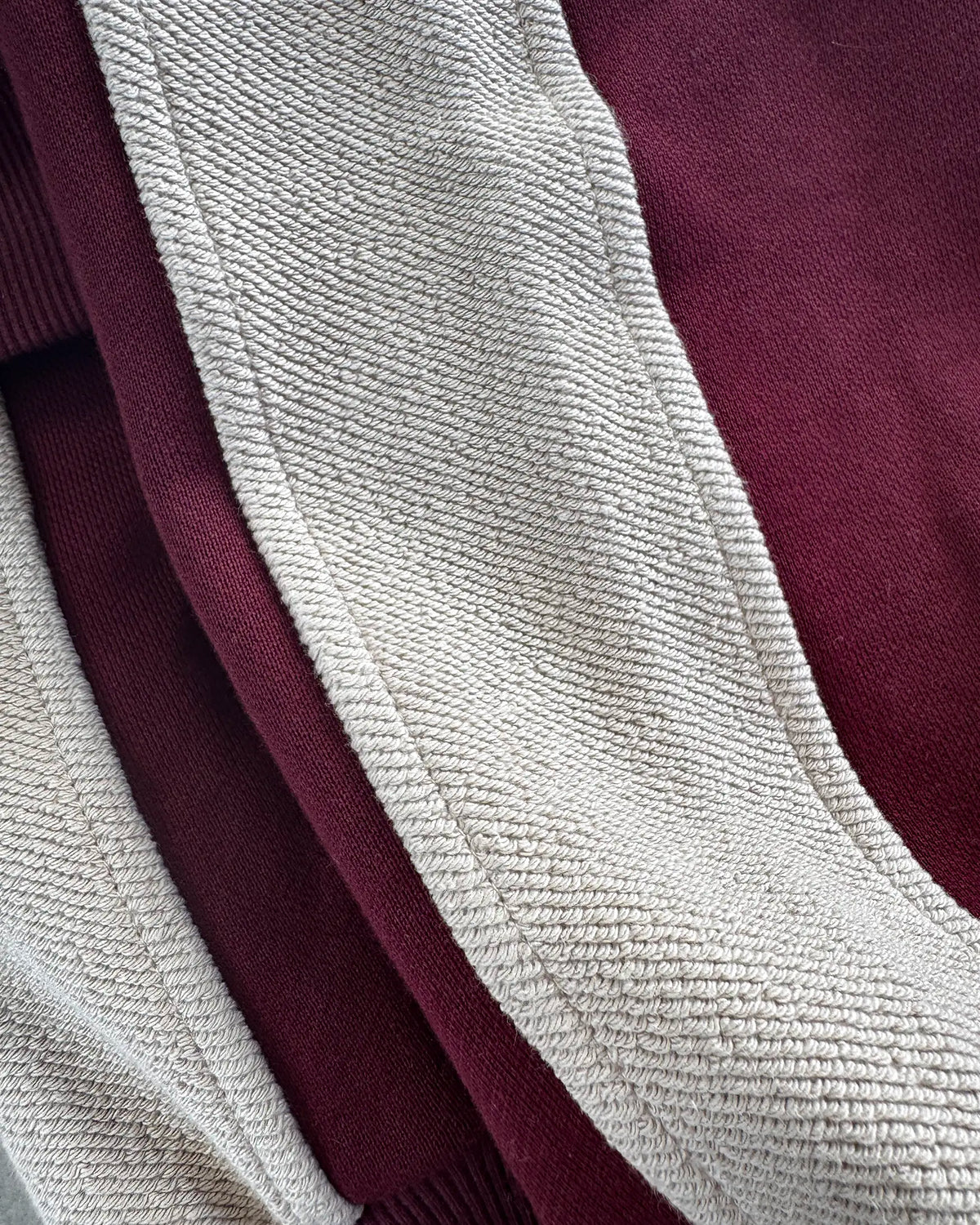 REVERSE BAND CREWNECK BURGUNDY